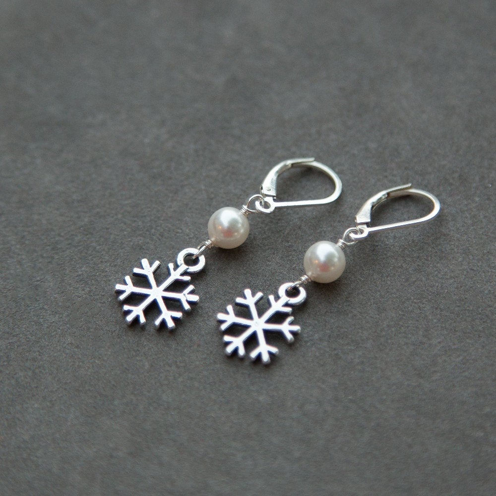winter wedding jewelry, snowflake dangle earrings